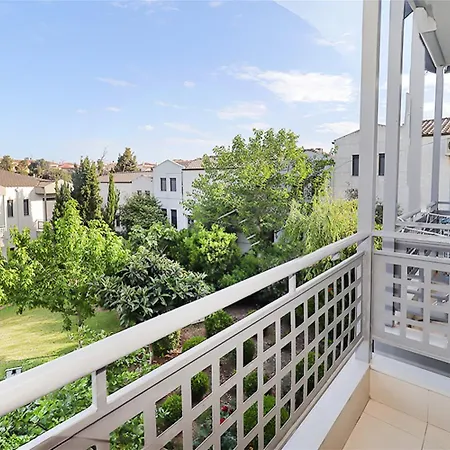 Mema's Maisonette! Apartamento Néa Fókaia