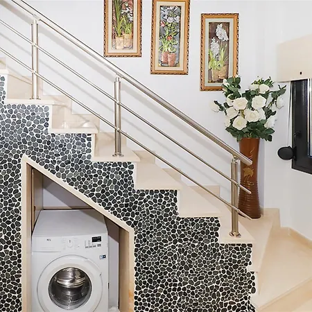 Mema's Maisonette! Apartman