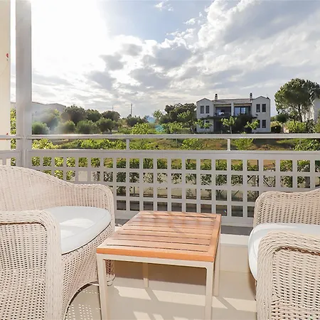 Mema's Maisonette! Néa Fókaia