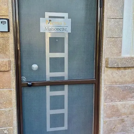 Mema's Maisonette! Apartman