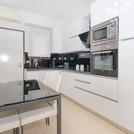 Mema's Maisonette! Apartment *